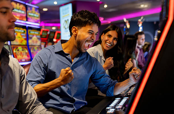 Wild Bandito slot game interface on maxim mobile app showing reels and paytable